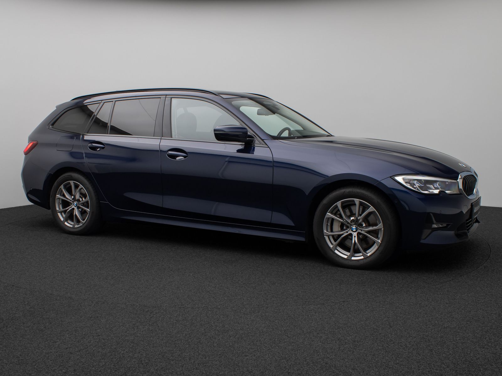 Fahrzeugabbildung BMW 330d xD Sport Line Pano Kamera Laser HUD DAB H/K