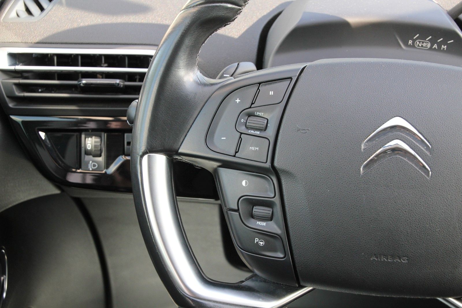 Fahrzeugabbildung Citroën Grand C4 Picasso/Spacetourer Intensive