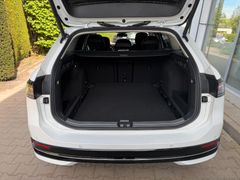 VW Passat Variant Elegance/ IQ DRIVE/ Apple CarPlay