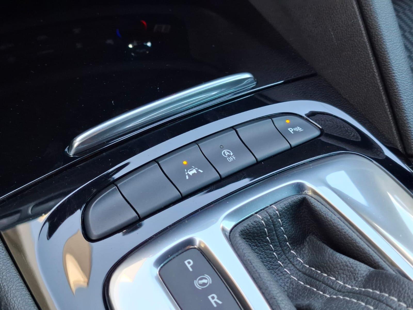 Opel Insignia B Sports Tourer Elegance CAM HUD SzH AC