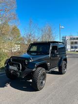 Jeep Wrangler JK Winde Höherlegung, Dachträger - Jeep Wrangler mit Diesel-Antrieb: Geländewagen