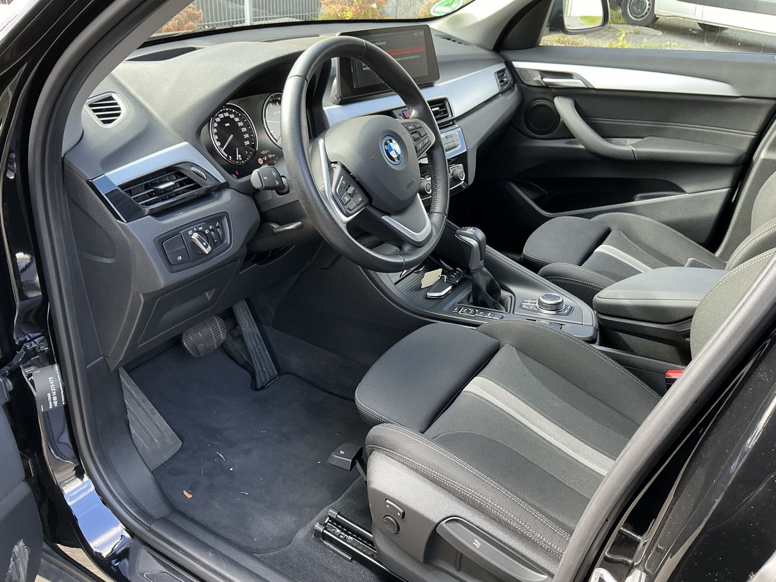 BMW X1  25e Advantage xDrive R.Cam Pano SHZ LED HUD  imagem 3
