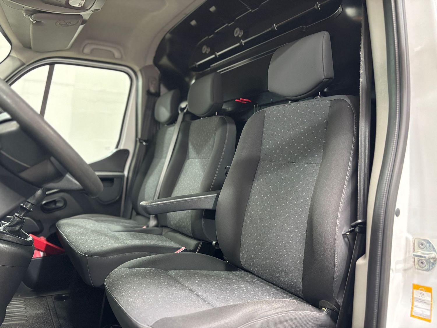 Fahrzeugabbildung Opel Movano 2.0D L2H2 3,5t #2x Sortimo#Klima#Kamera#N