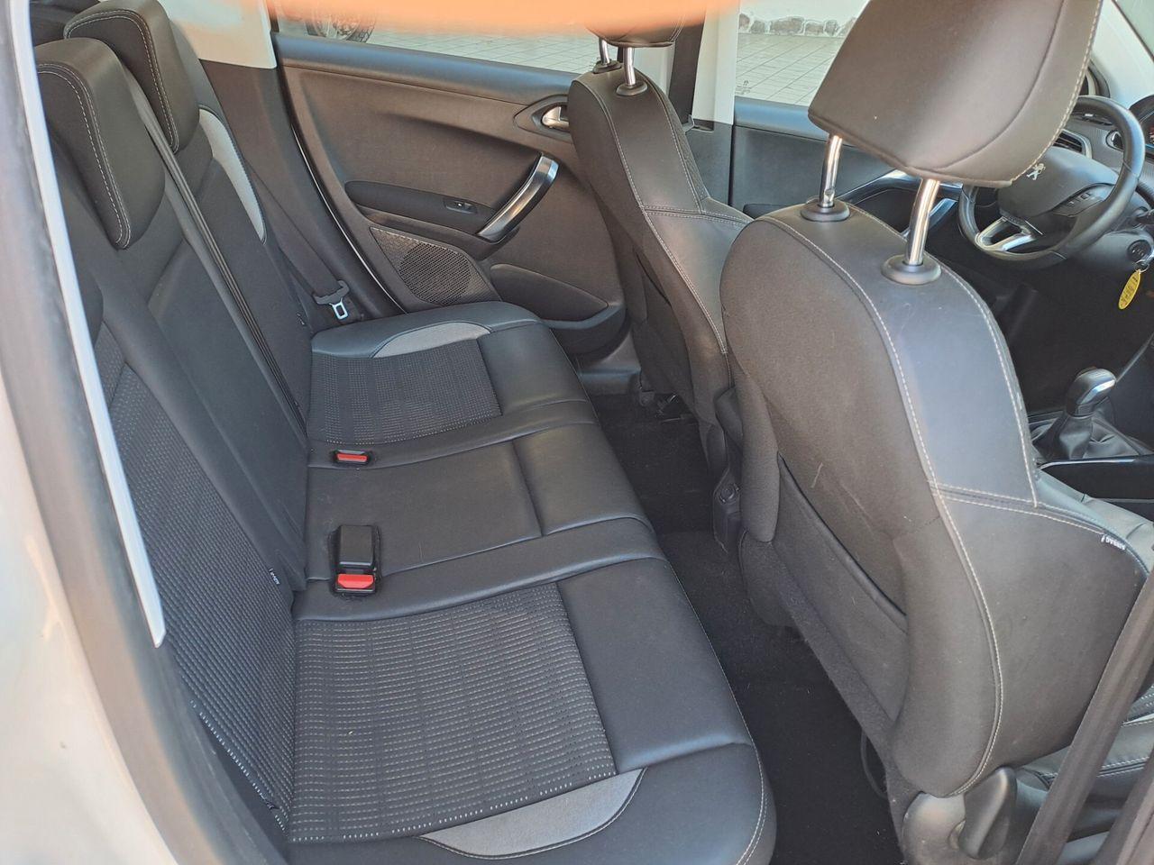 Peugeot 2008 2015 — photo 15