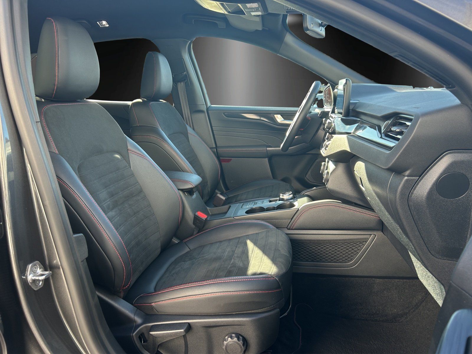 Fahrzeugabbildung Ford Kuga 2.5 PHEV ST-Line X Aut./LED/KAMERA/NAVI/ACC