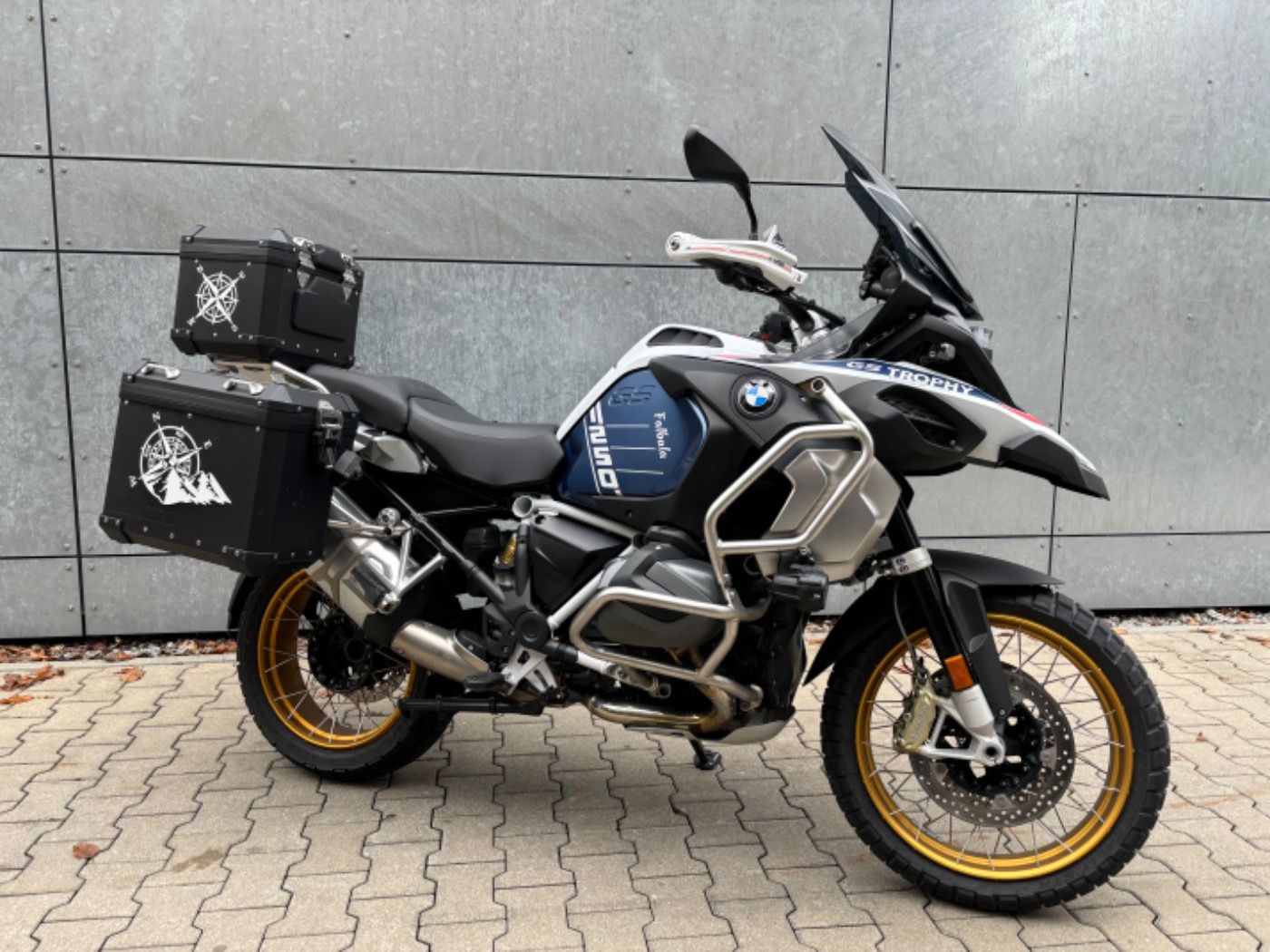 Fahrzeugabbildung BMW R 1250 GS Adventure Trophy Öl Inclusiive 5/50000