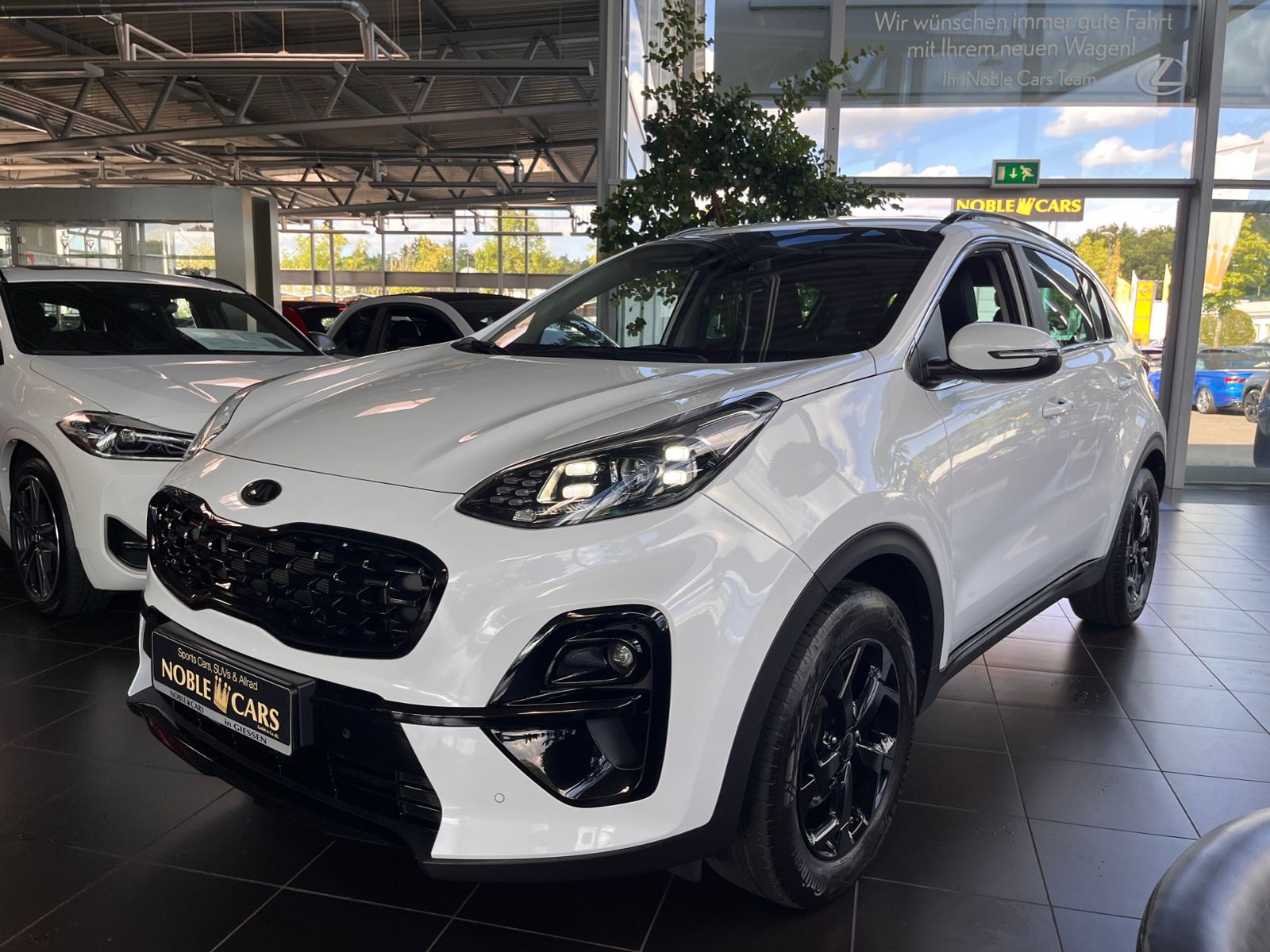 Fahrzeugabbildung Kia Sportage Black Edition 2WD LEDER LED NAV SHZ ALU