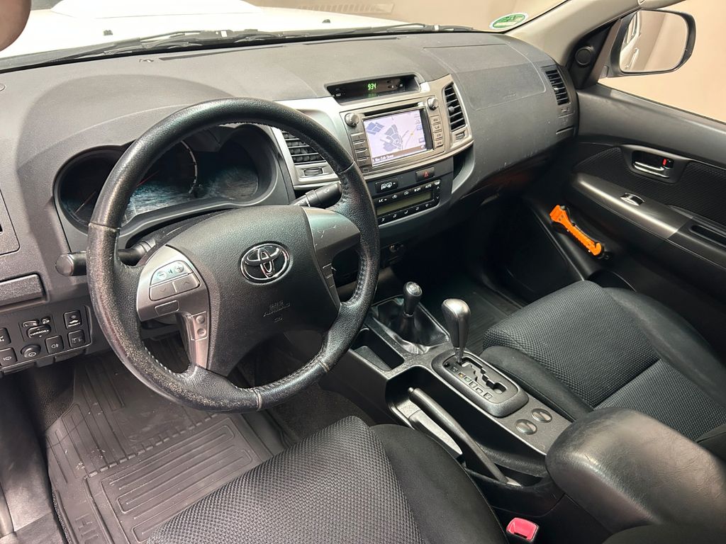 Toyota Hilux Double Cab 3.0 d 4x4 *AHK*DACHTRÄGER*NAVI*