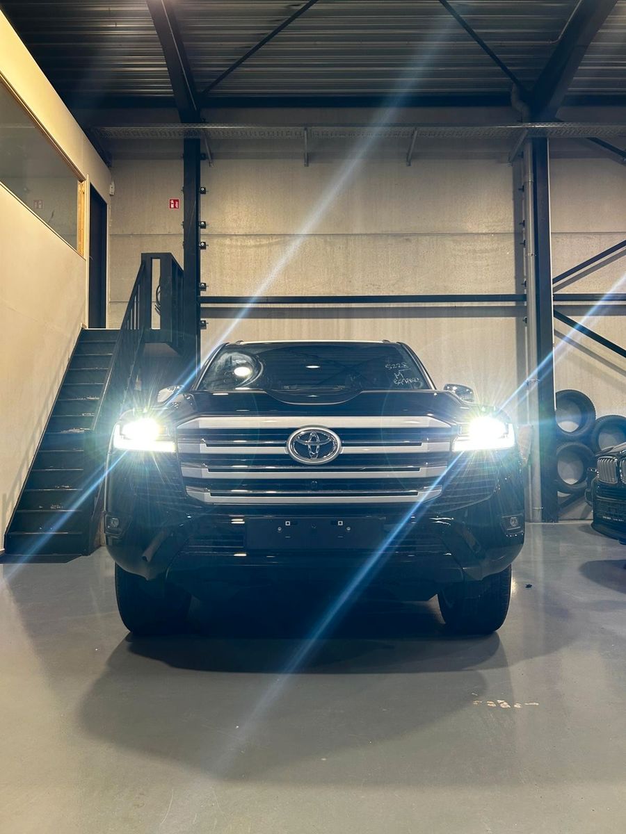 Toyota LC300 VX Twin Turbo 3.3L |EXPORT|FRIDGE|7 SEATS imagem 2