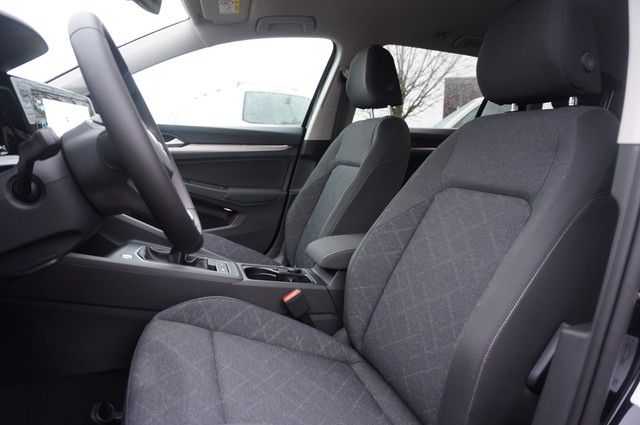 Fahrzeugabbildung Volkswagen Golf VIII Variant TDI Life LED Navi AID ACC RFK