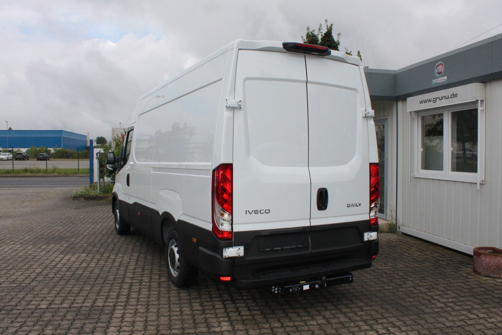Fahrzeugabbildung Iveco Daily 35S16HA8 V Radstand 3520 mm