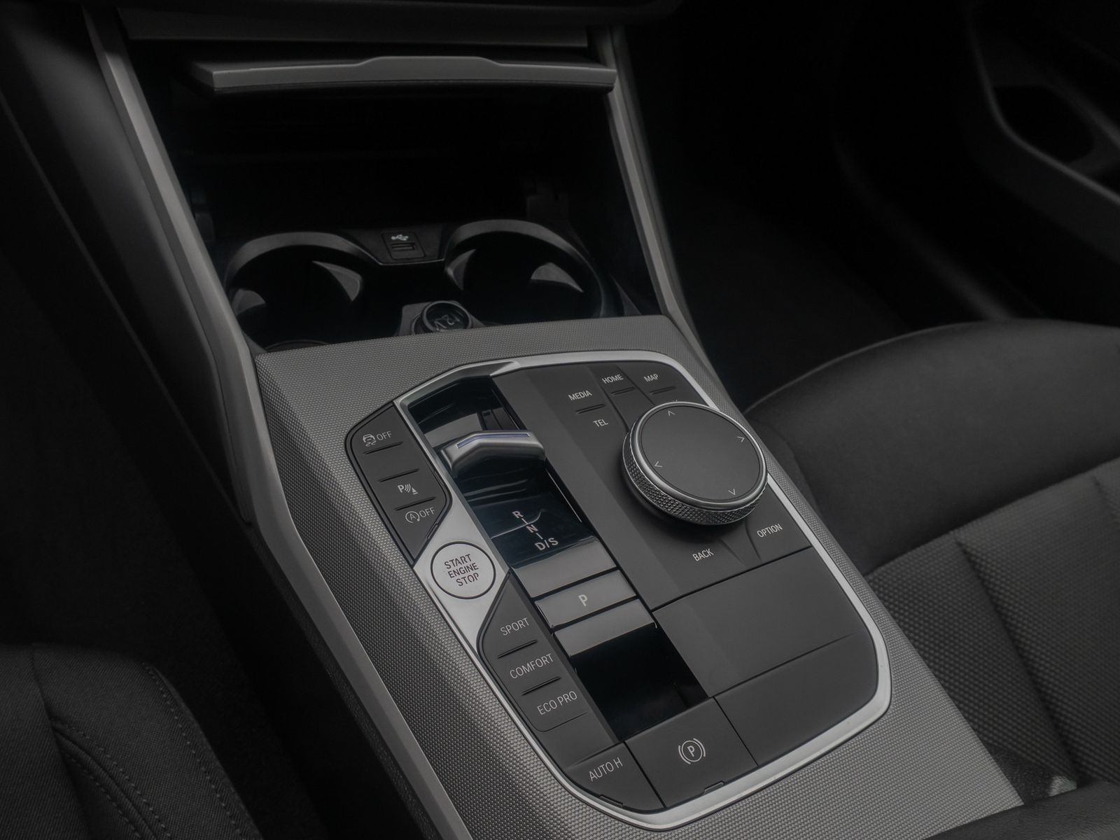 Fahrzeugabbildung BMW 318i GeschwindigReg DAB PDC Widscreen Cockpit+