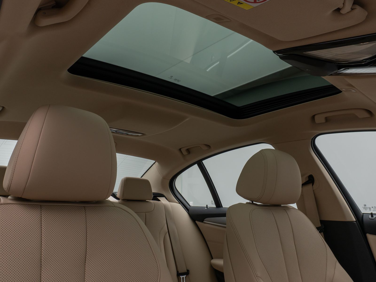 Fahrzeugabbildung BMW 530i Kamera Glasdach DAB Lenkrhzg Klima-4. Alarm