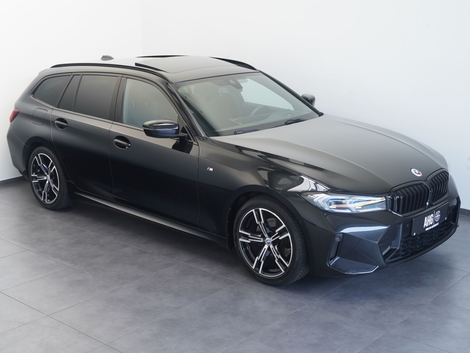 Fahrzeugabbildung BMW 320 i Touring M Sport SHADOW/WIDE/HEADUP/PANO