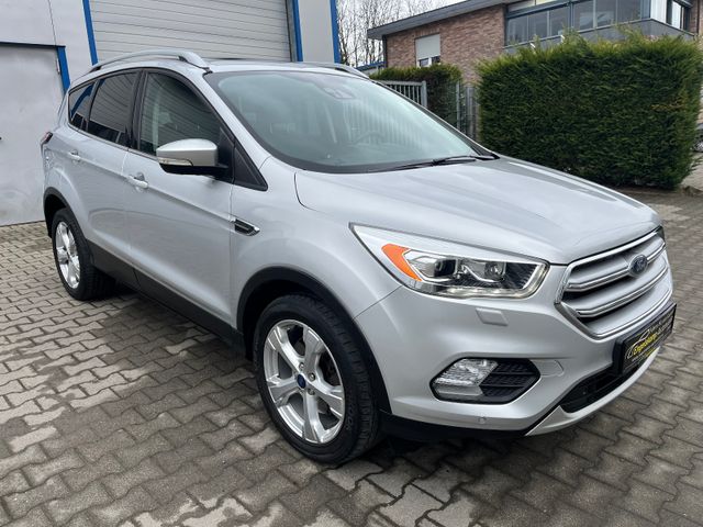 Ford Kuga 2.0 Titanium/NAVI/TEILLEDER/PANO/SHZ/AHK