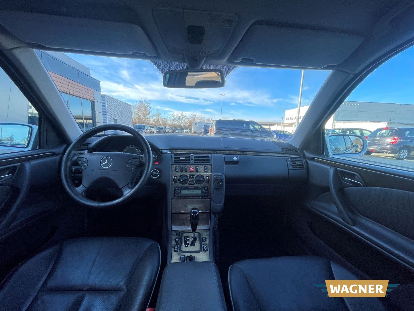 Fahrzeugabbildung Mercedes-Benz E 200 Kompressor AVANTGARDE Automatik