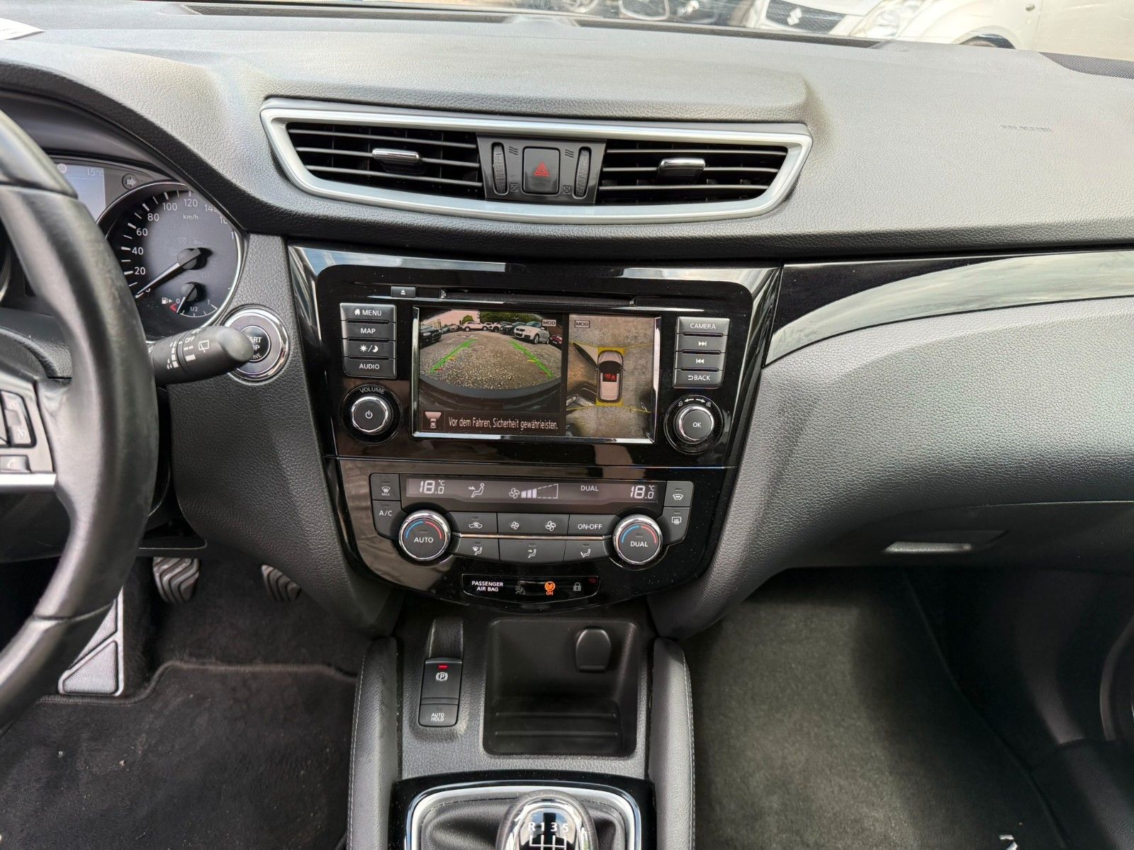 Fahrzeugabbildung Nissan Qashqai N-Connecta 4x4