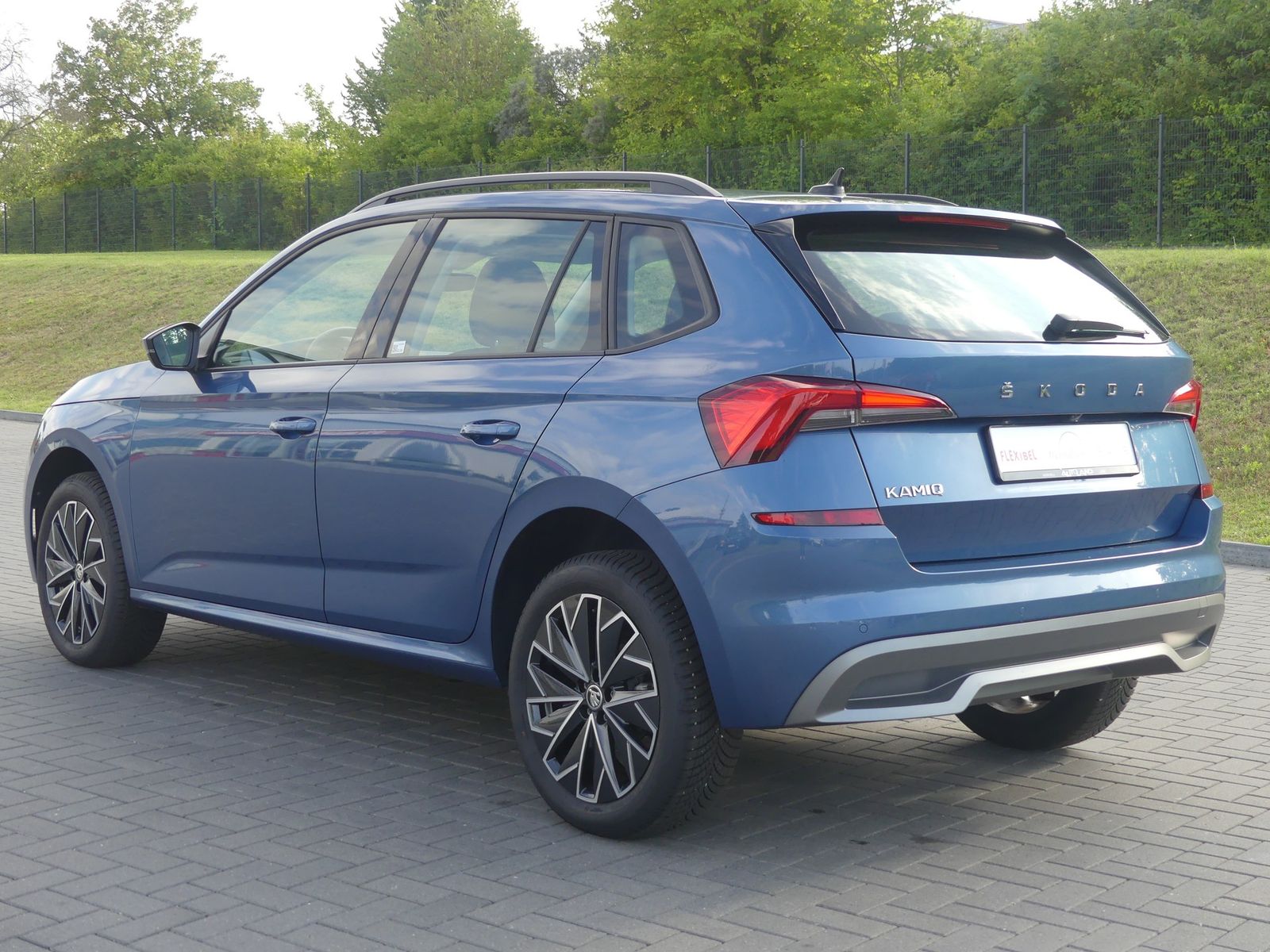 Skoda Kamiq 1.0 Clever LED Kamera Sitzheizung PDC DAB imagem 3