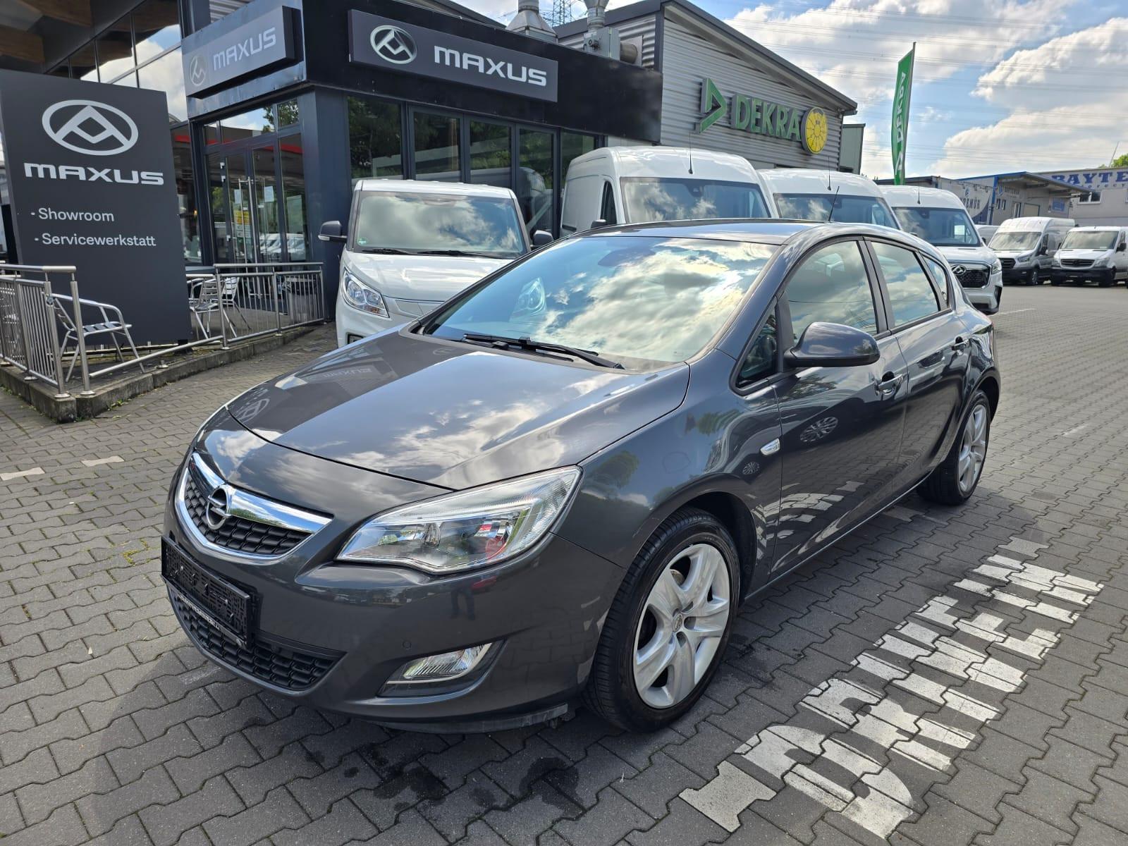 Opel Astra J Lim. 5-trg. Edition