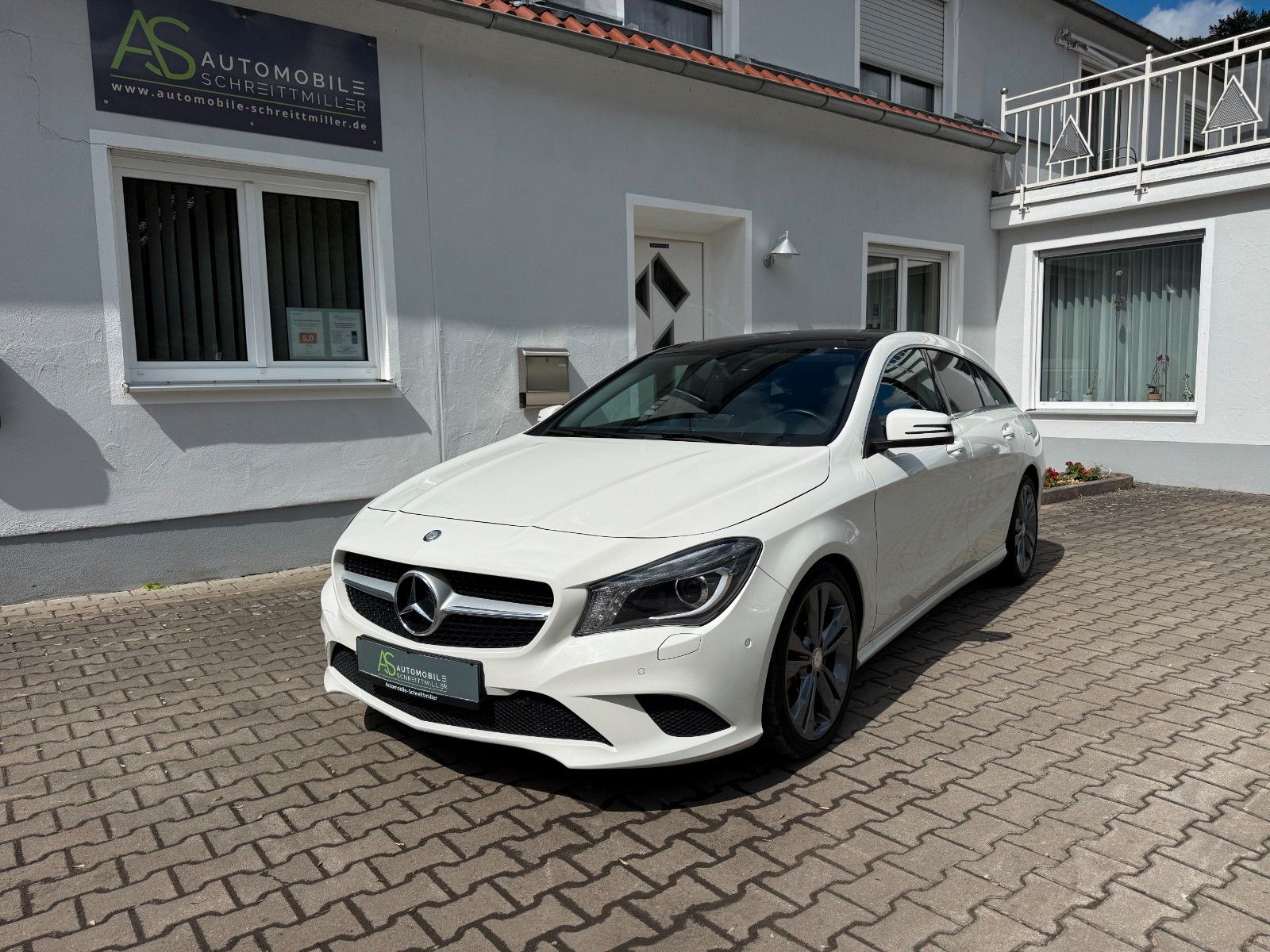 MERCEDES-BENZ CLA 250 4Matic DSG AHK  PANO BI XENON NAVI