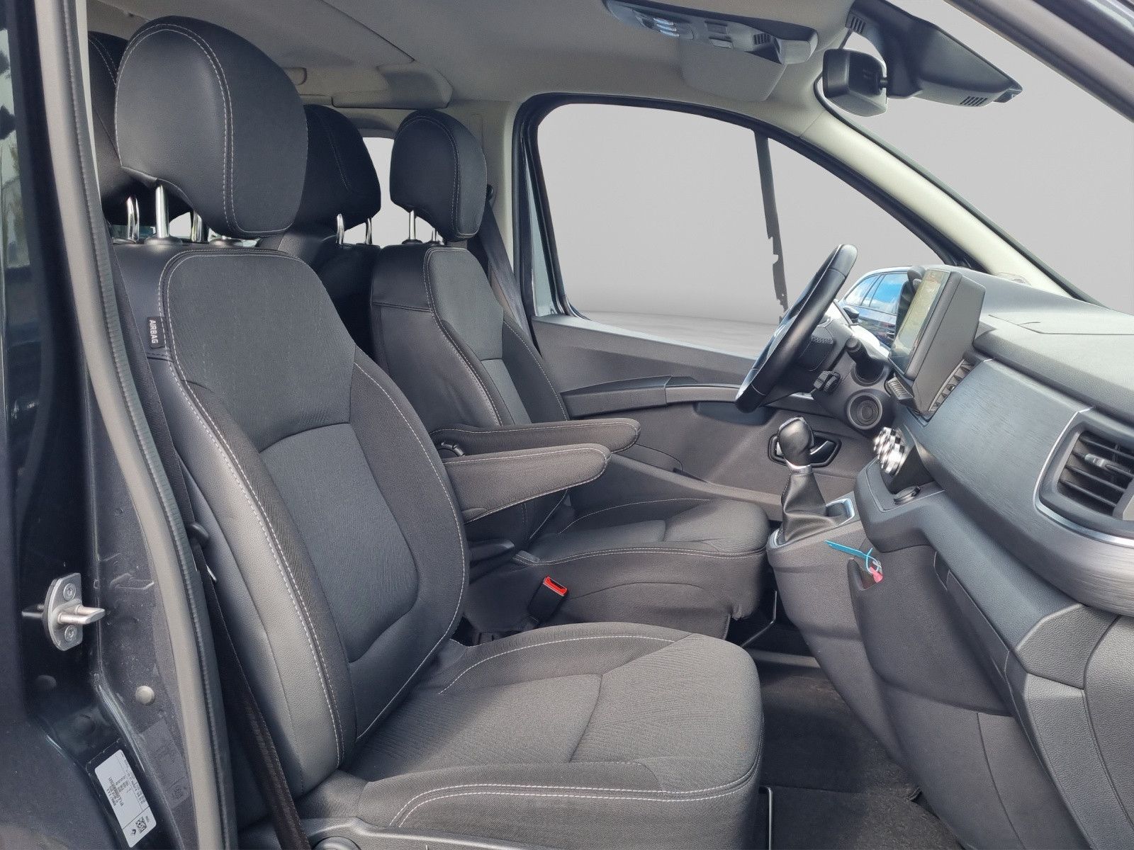 Fahrzeugabbildung Renault Trafic Combi L2H1 Grand SpaceClass 2,0 dCi autom