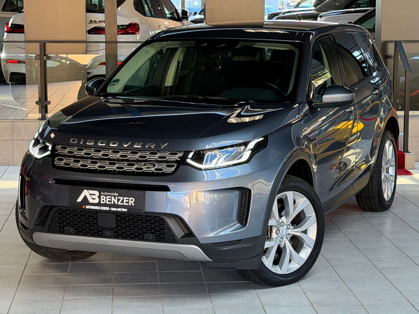 Fahrzeugabbildung Land Rover Discovery Sport SE AWD/PANO/KAMERA/LEDER/LED