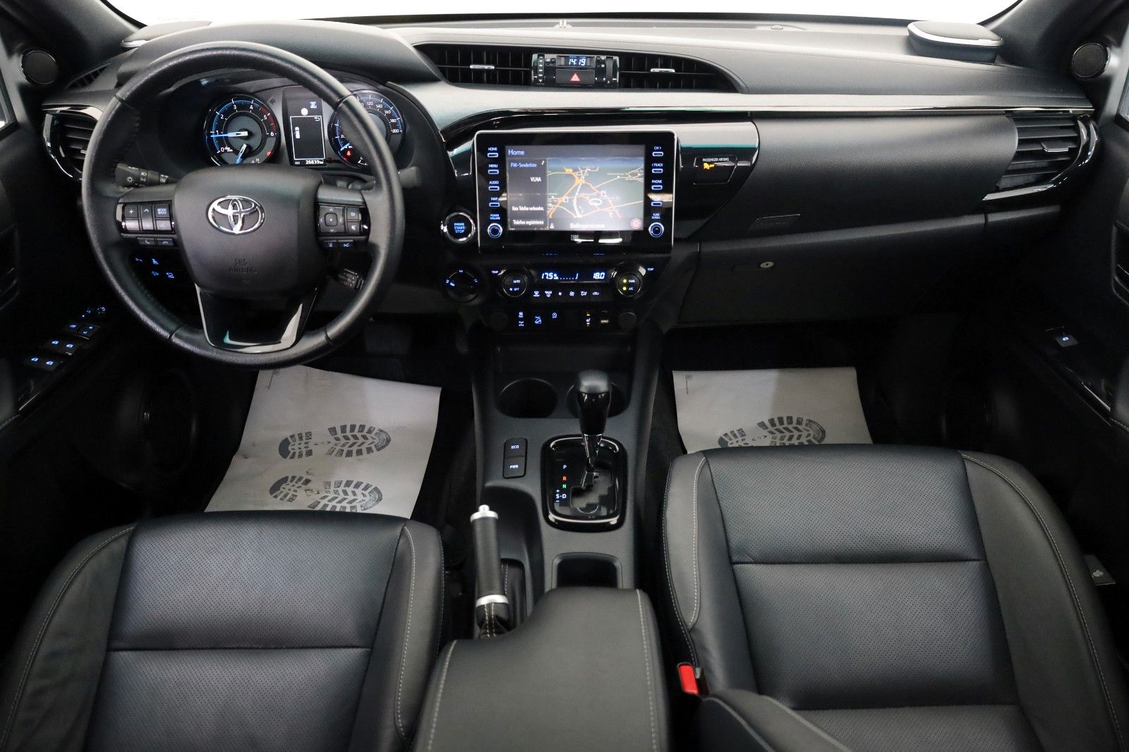 Fahrzeugabbildung Toyota Hilux 2.8 D-4D Invincible Sport,ACC,AHK,Rollo el