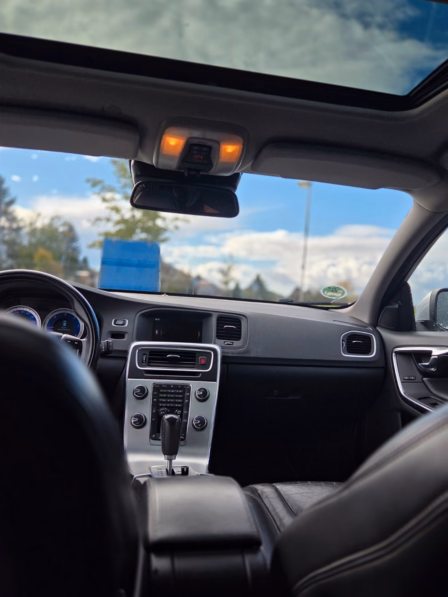 Volvo V60 2011 — photo 9