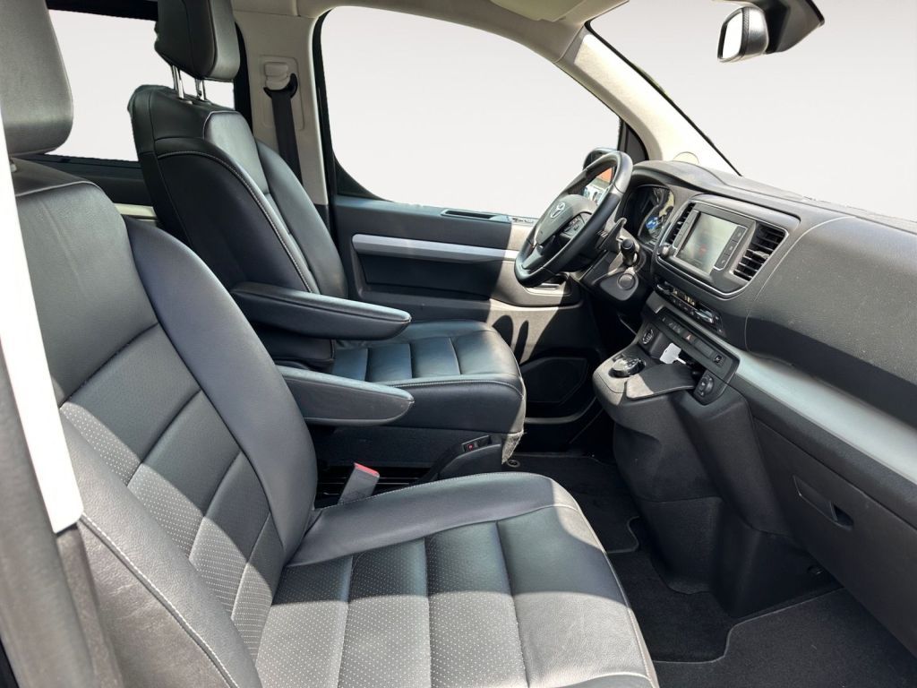 Fahrzeugabbildung Toyota Proace 2,0-l-D-4D L2 (7-Si.) Autm. Verso Executi