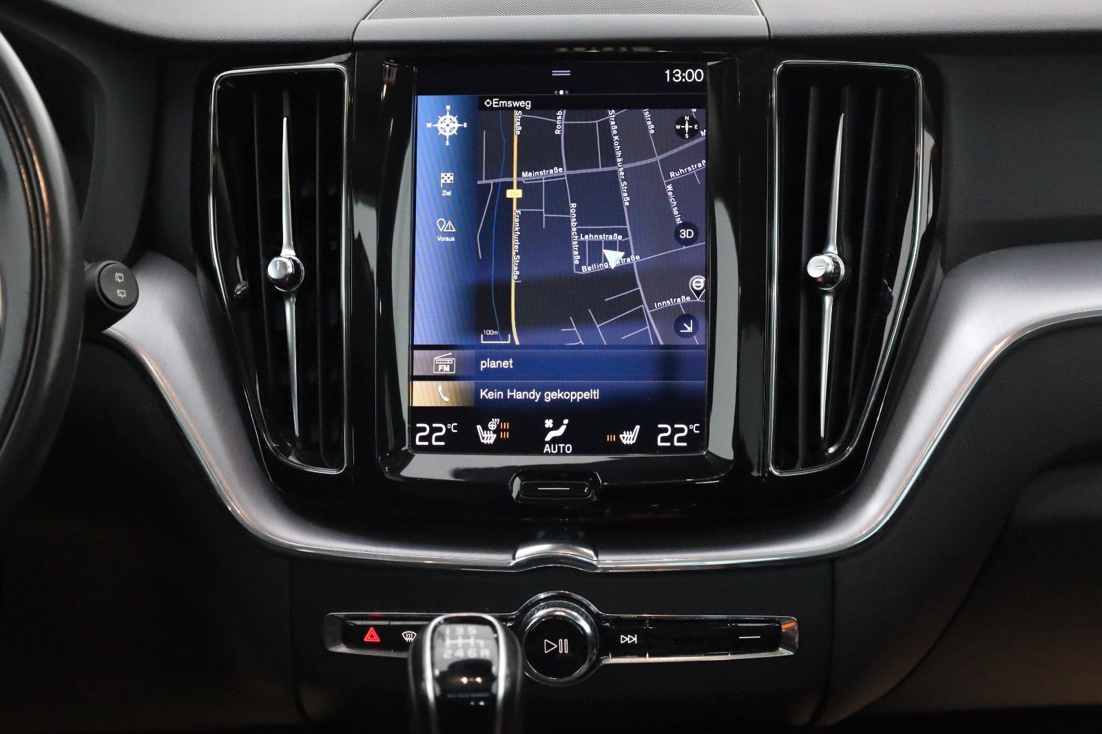 Fahrzeugabbildung Volvo XC60 Momentum Pro,Leder,Navi,Kamera,HUD,ACC,Pano