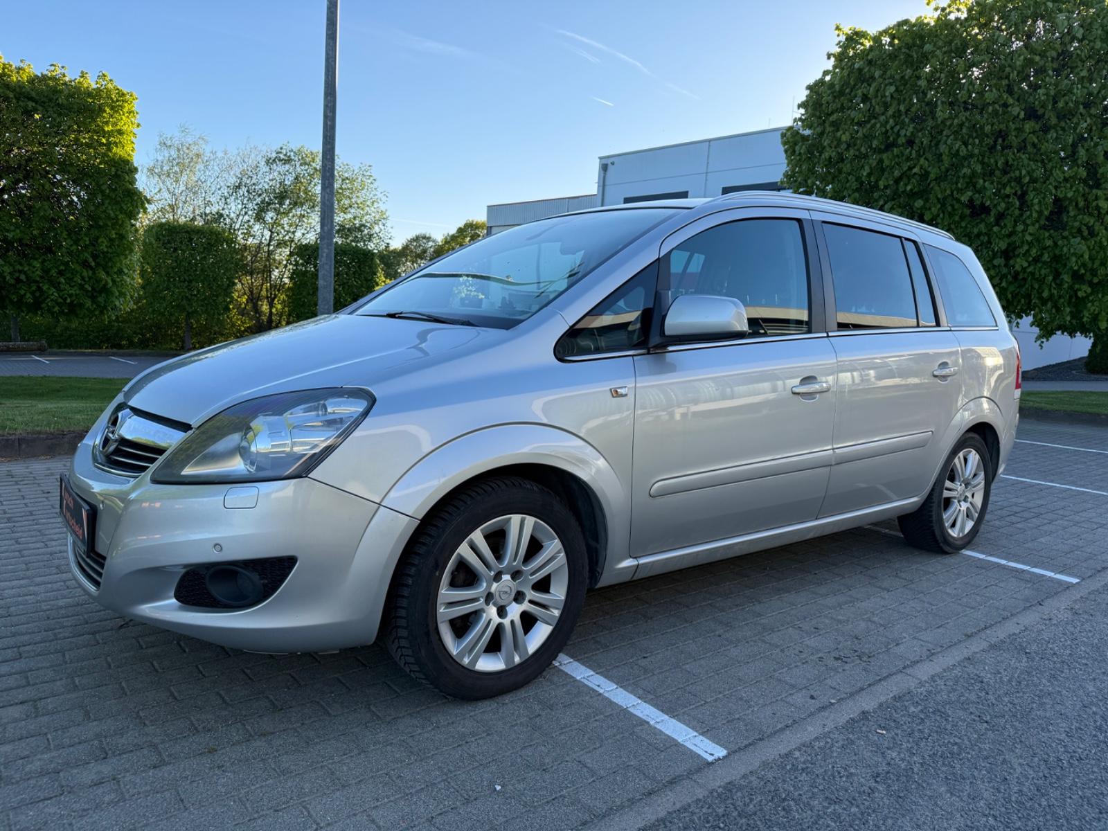 Opel Zafira B Family Plus TÜV 06 2027