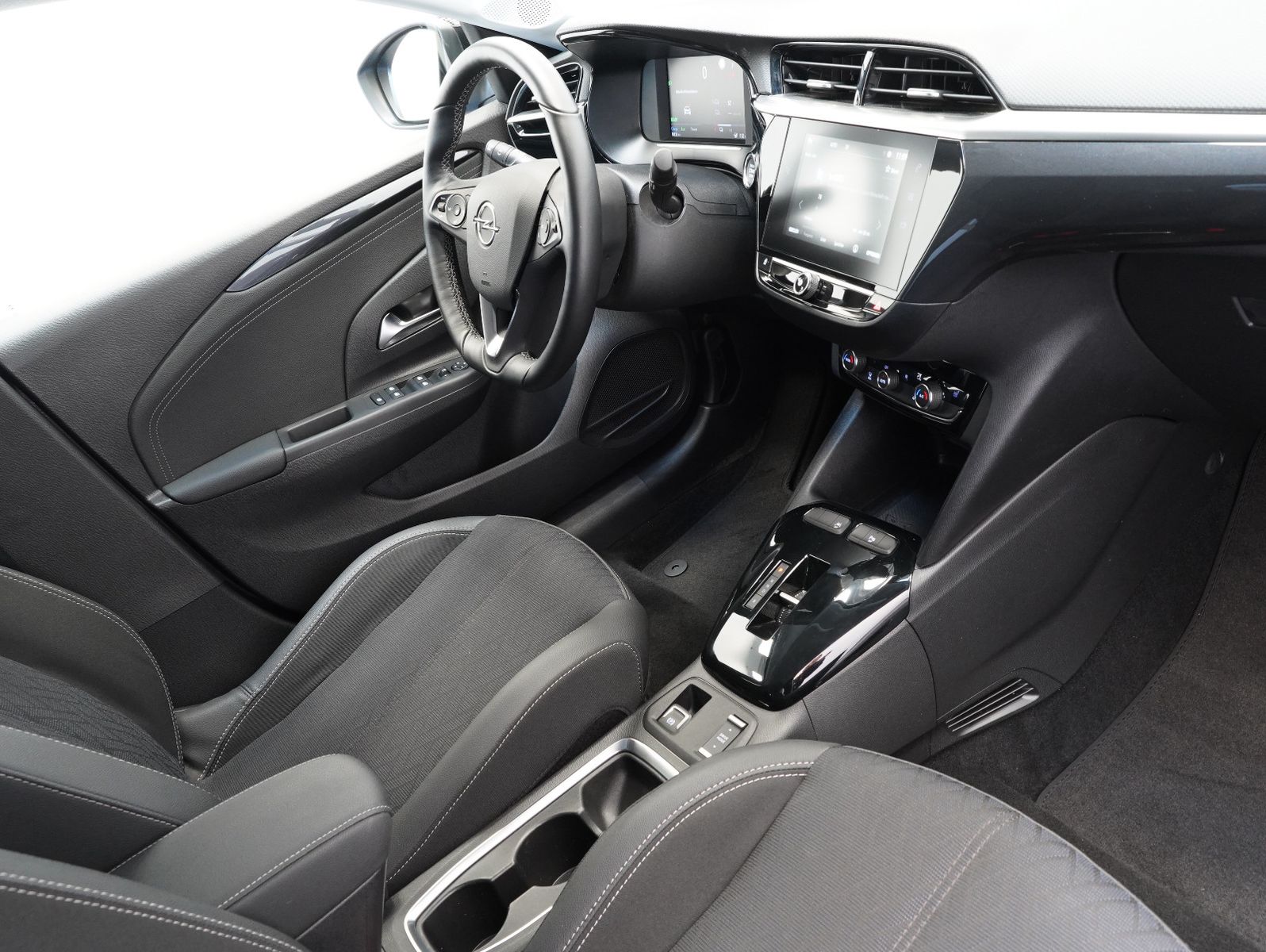 Fahrzeugabbildung Opel Corsa F e Elegance LED/CARPLAY/DAB/11KW