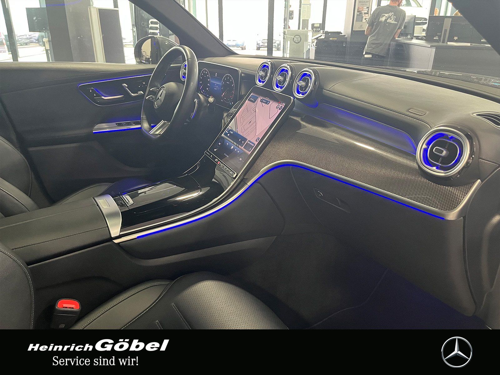 Fahrzeugabbildung Mercedes-Benz GLC 300 4M AMG+PANO+AHK+LED+KAMERA+NAVI+MEMORY