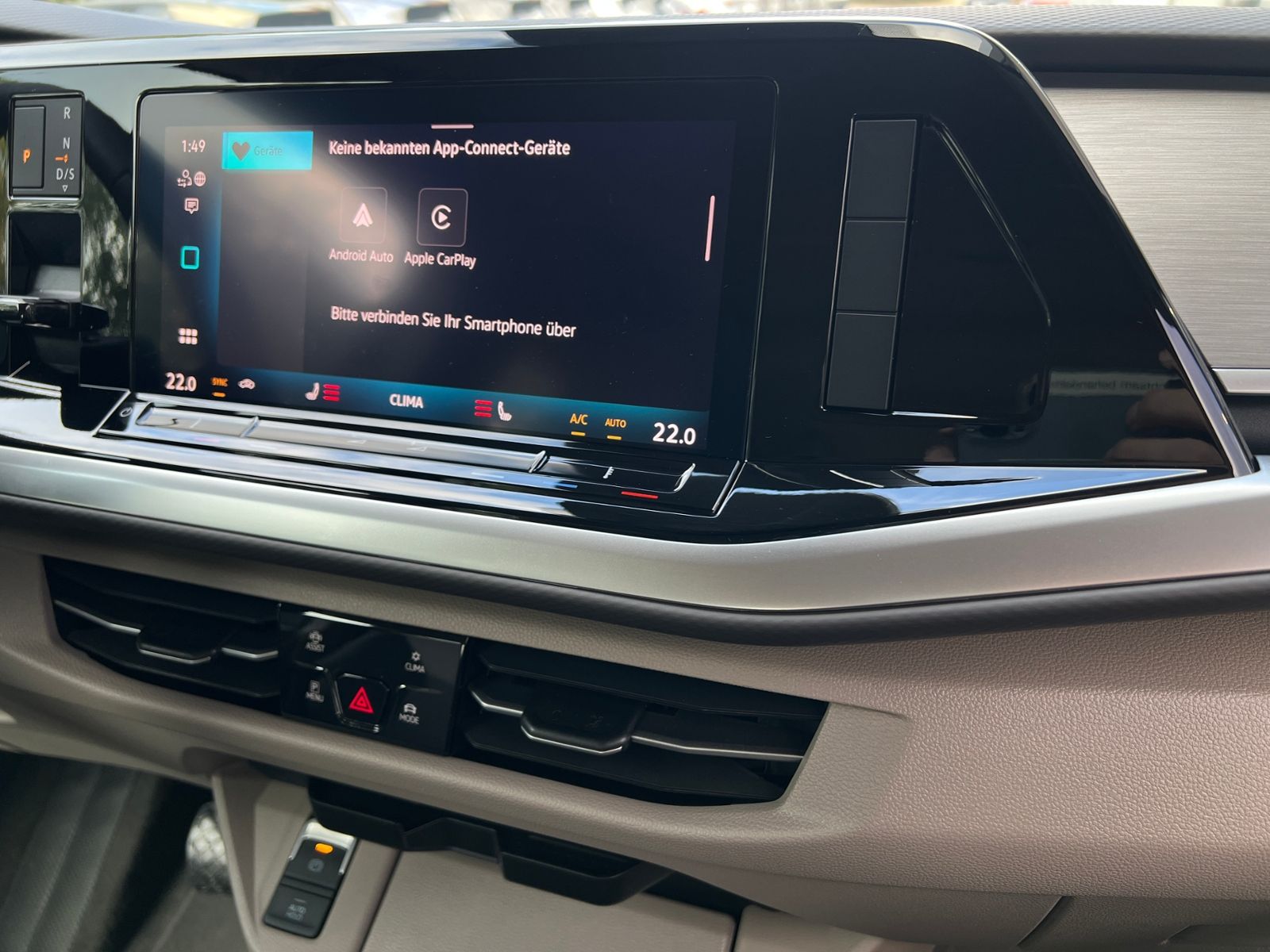Fahrzeugabbildung Volkswagen Multivan T7 Life 1.5 TSI eHybrid 4MOTION DSG *AH