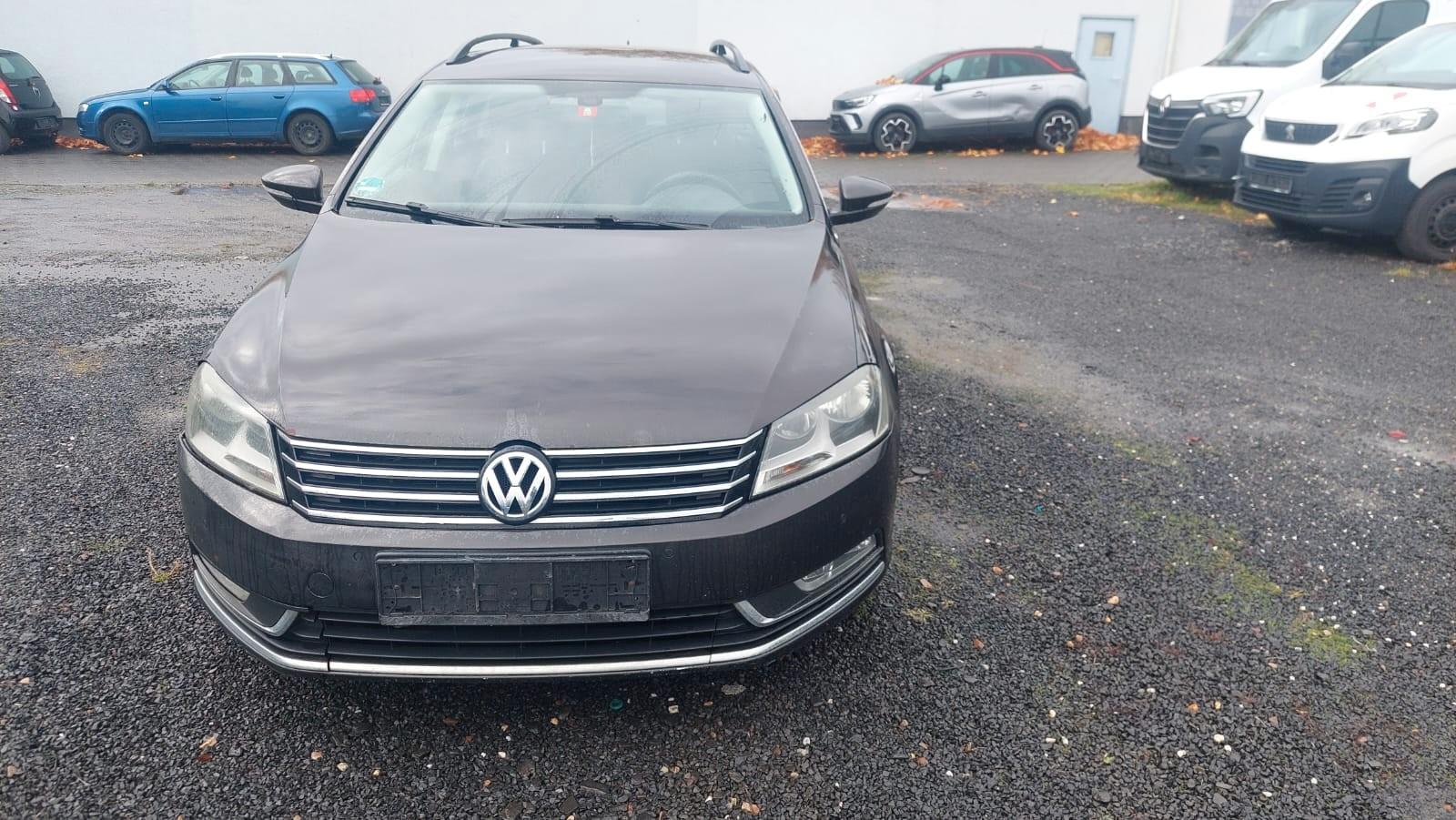 Volkswagen Passat 2011 — photo 8