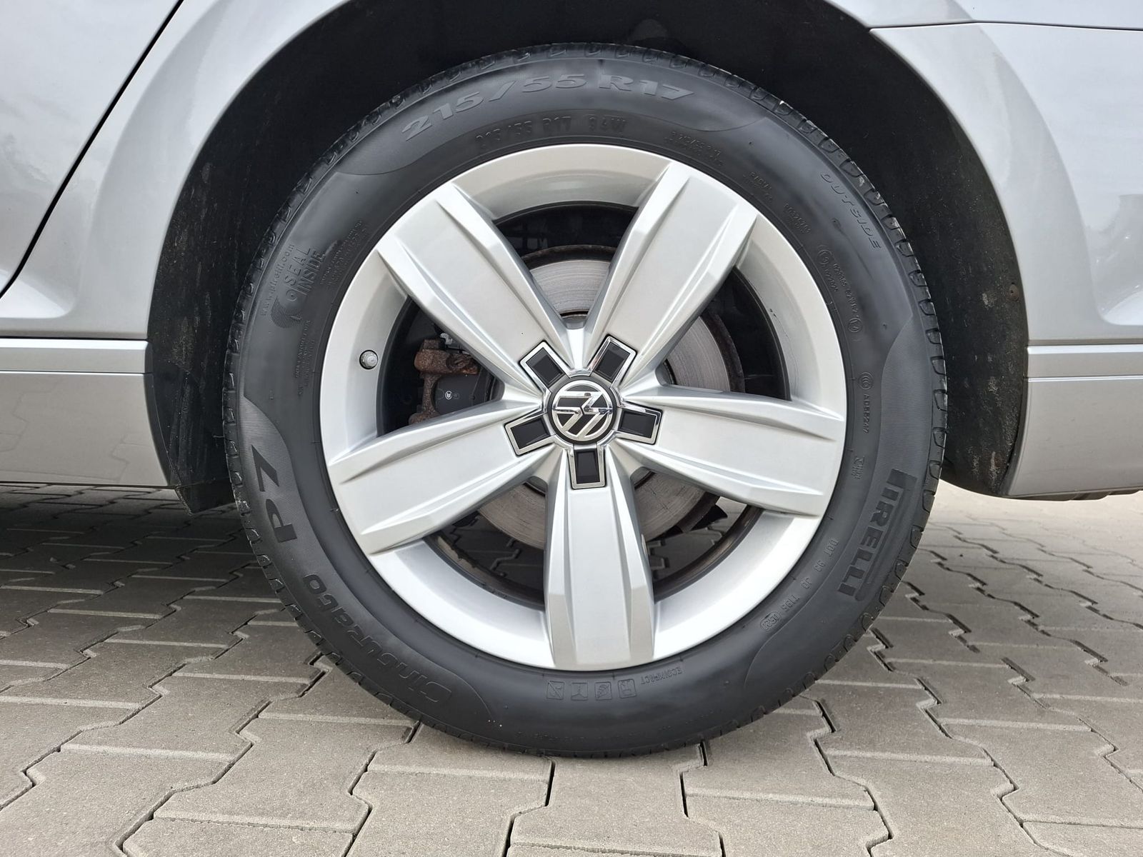 Fahrzeugabbildung Volkswagen Passat 2.0 TDI Business DSG PANO*AHK*ACC*KAMERA