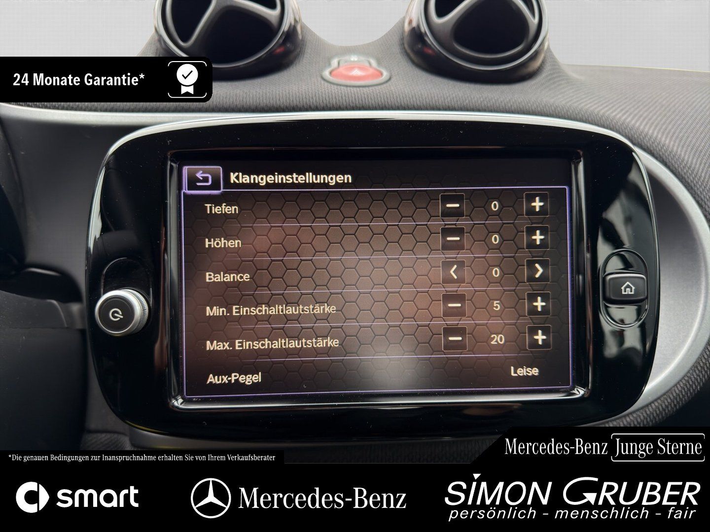 Fahrzeugabbildung Smart fortwo Cabrio EQ Exclusive JBL Winter 22KW