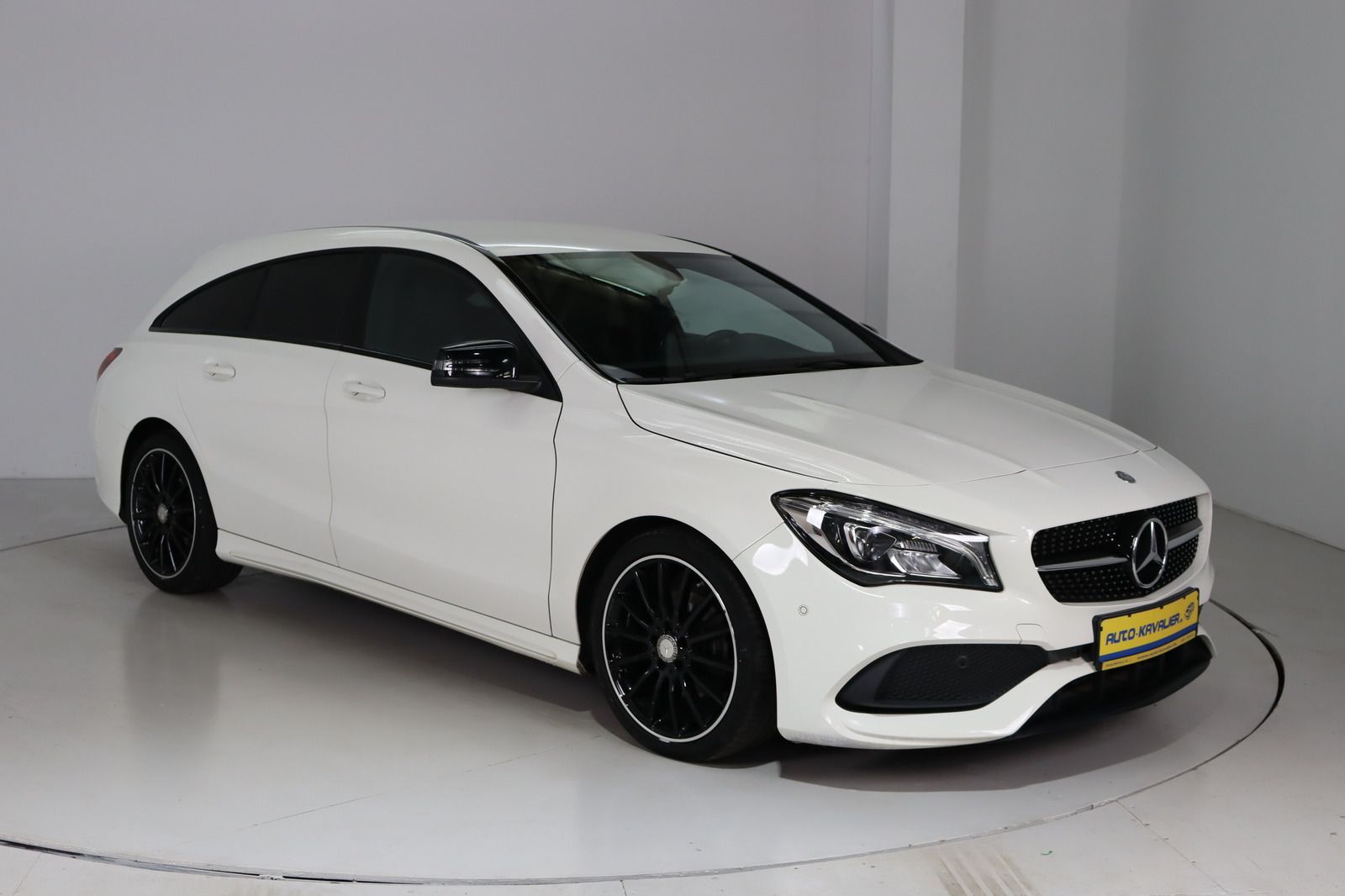 Fahrzeugabbildung Mercedes-Benz CLA 200 d  AMG Line * LED * Navi * Alcantara