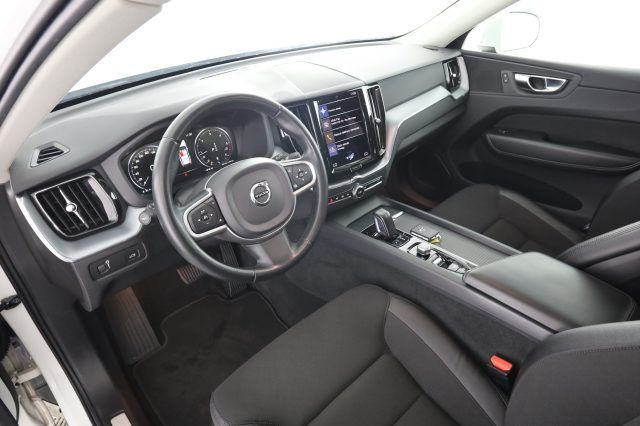 Volvo VOLVO XC60 XC60 B4 (d) automatico Momentum Pro
