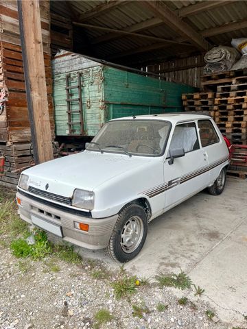 Renault R5 Parisienne 2 / R 5 Lé Car