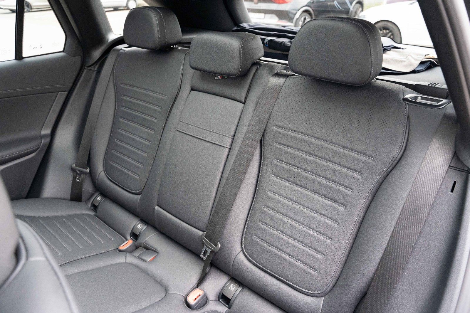 Fahrzeugabbildung Mercedes-Benz GLC 220D AMG 4M PREM PLUS BURM LUFT PANO HUD
