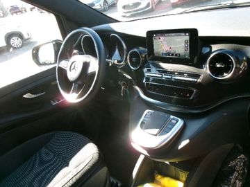 Mercedes V 220 - 12