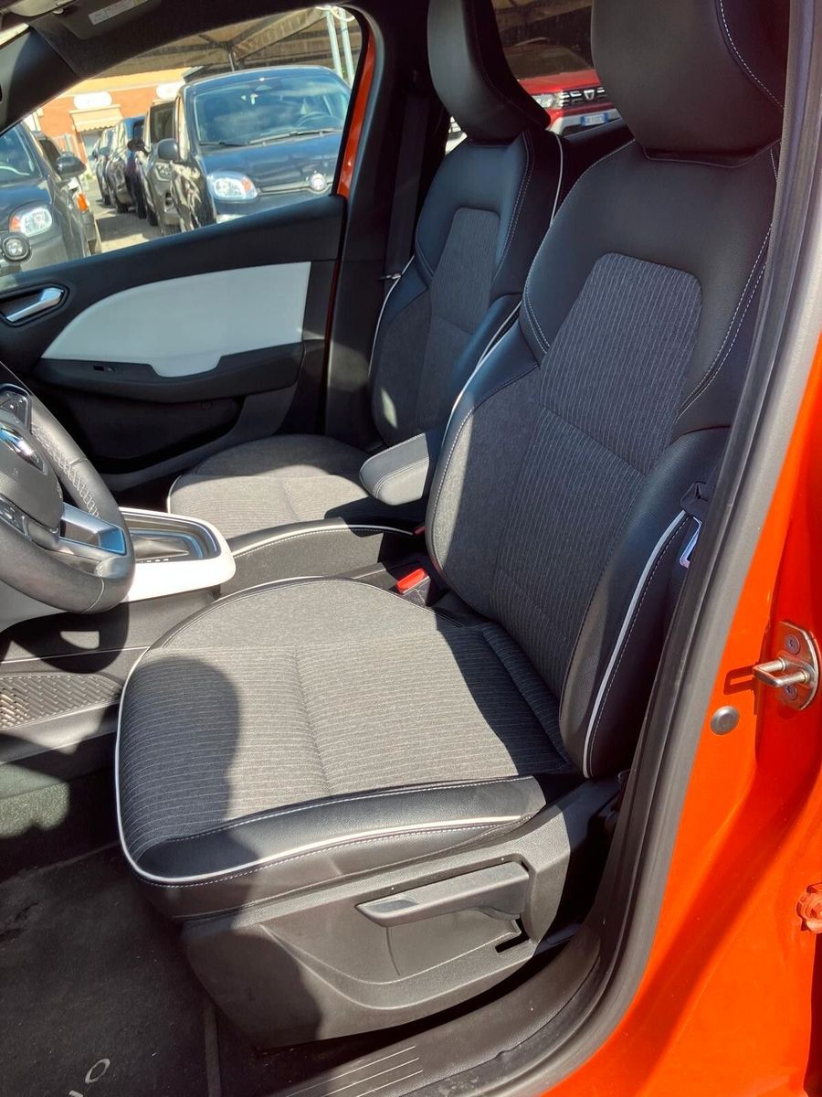 Other RENAULT CLIO 1.6 Hybrid 145cv 5 Porte Techno imagem 3