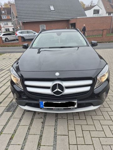 MERCEDES-BENZ Mercedes-Benz GLA 220d