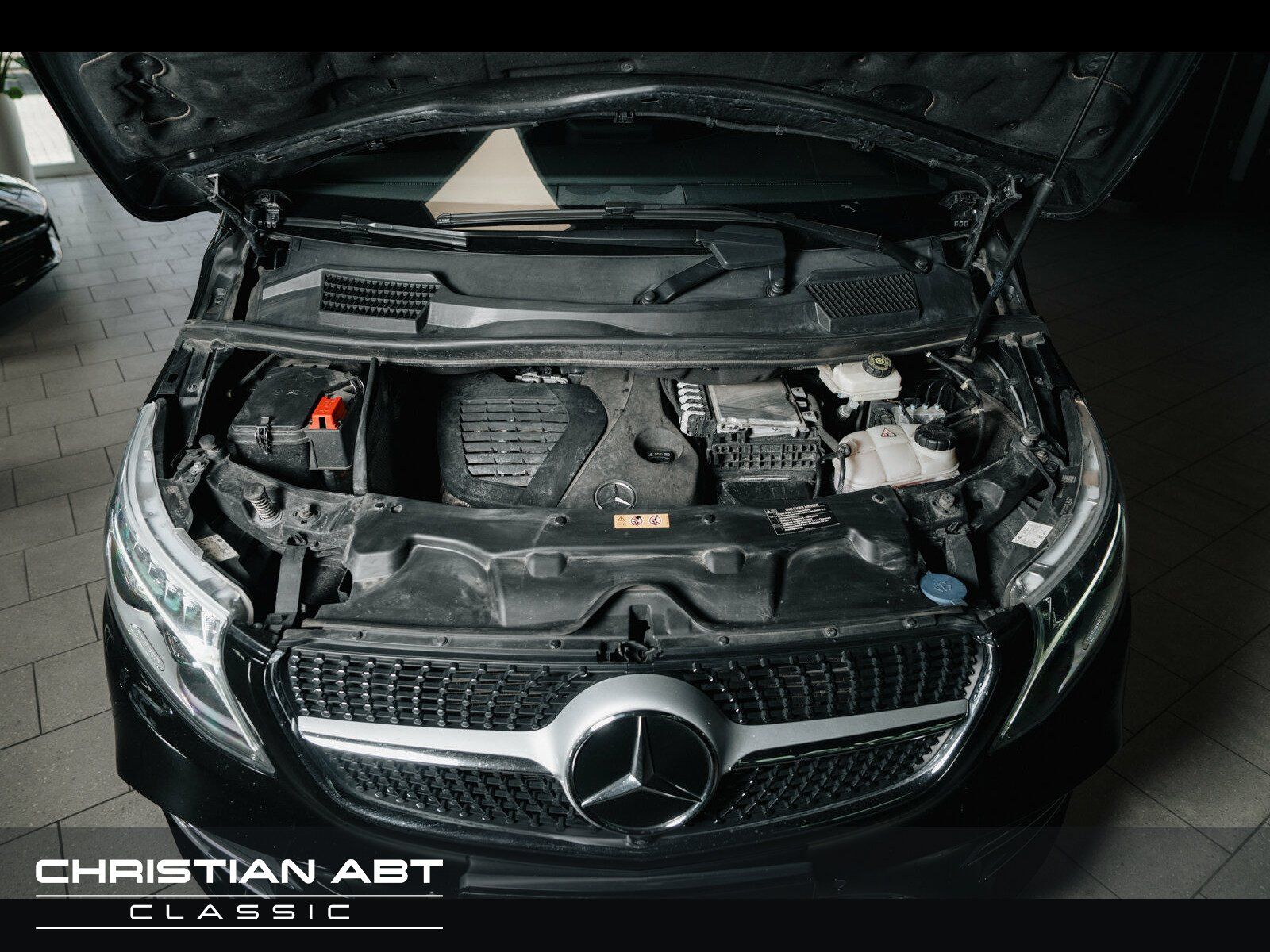 Fahrzeugabbildung Mercedes-Benz V 300 d AMG-Line Avantgarde 4MATIC