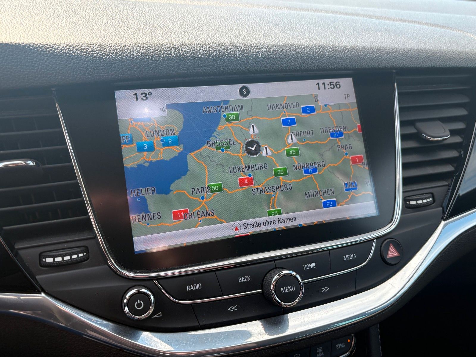 Fahrzeugabbildung Opel Astra K Sports Tourer 1.4 Aut. Navi LED Kamera