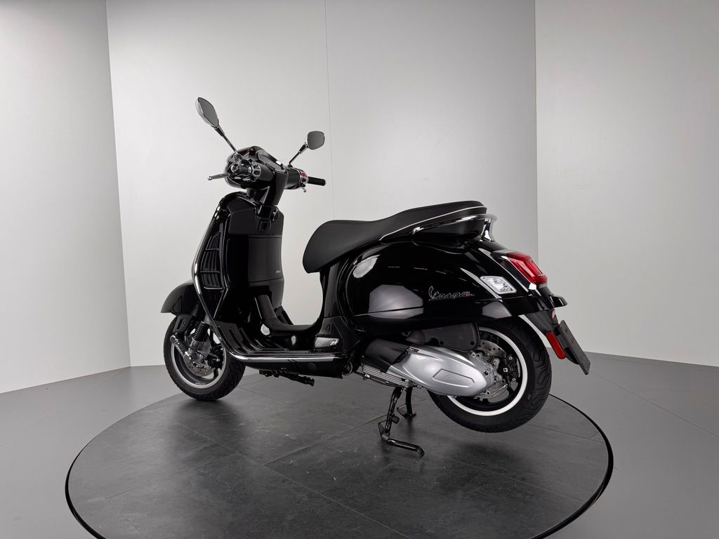 Fahrzeugabbildung Vespa GTS 300 SUPER RST E5 *REMUS-AGA *77,- € mtl. !