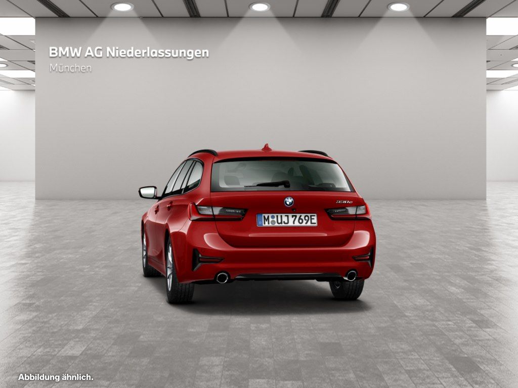 BMW 330e Touring Sport Line LiveCockpitProf Head-Up foto 7
