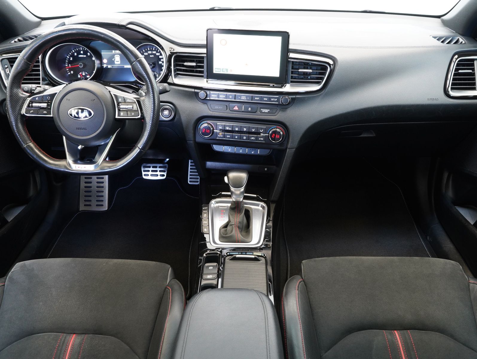 Fahrzeugabbildung Kia cee'd / Ceed 1.6T-GDI GT LED/NAVI/ACC/PANO