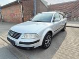 Volkswagen Passat 2.0 Automatik*TÜV NEU*AHK*SHZ* - Volkswagen Passat aus 2002: Kombi